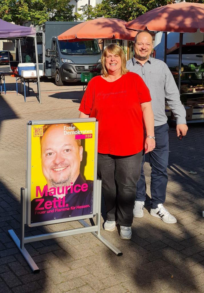 Wahlstand mit Maurice Zettl